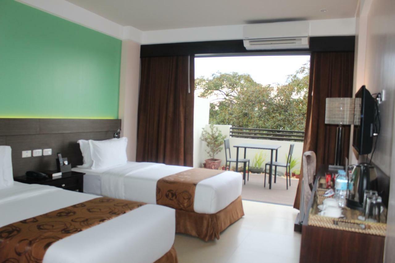 Kew Hotel Tagbilaran Zewnętrze zdjęcie