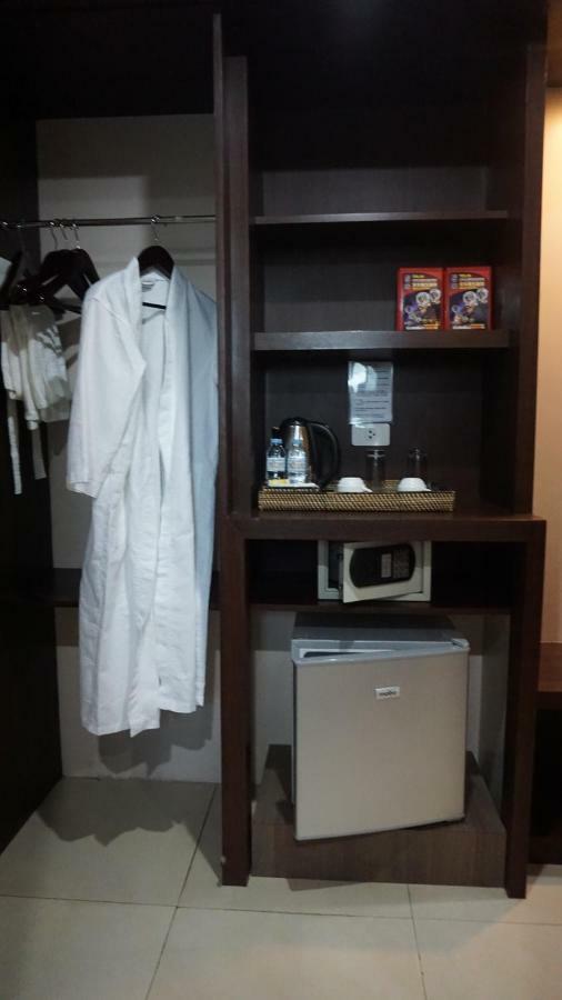 Kew Hotel Tagbilaran Zewnętrze zdjęcie